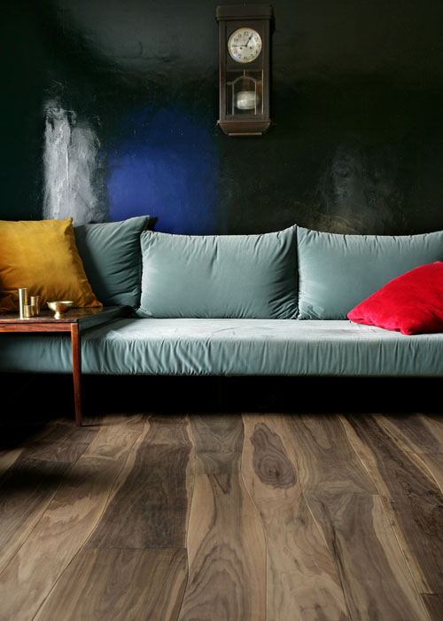 bolefloor350_dunkel_sofa_trkis